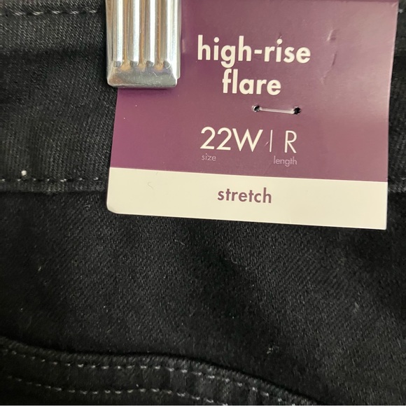 Ava & Viv NWT Black Hi Rise Flare Jeans - 22W - Picture 7 of 8